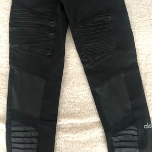 Alo yoga pants